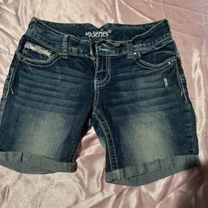 Woman’s Shorts Size 30